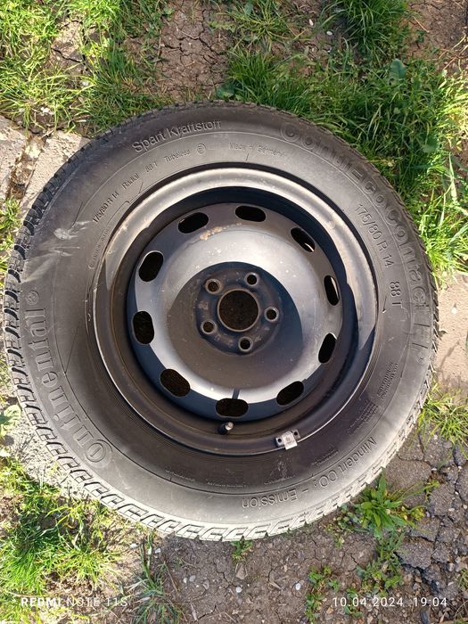 Ключ за гуми, дълбокомер, вериги, въжета за теглене