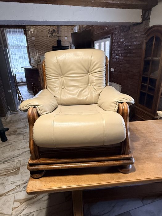 Canapea si fotolii din piele