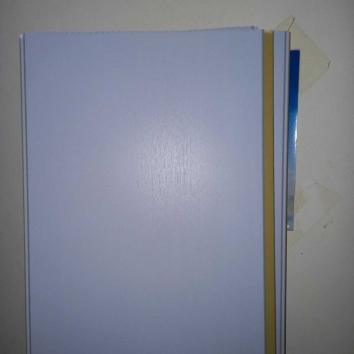 Продам пластиковые панели белого цвета (остатки от ремонта).