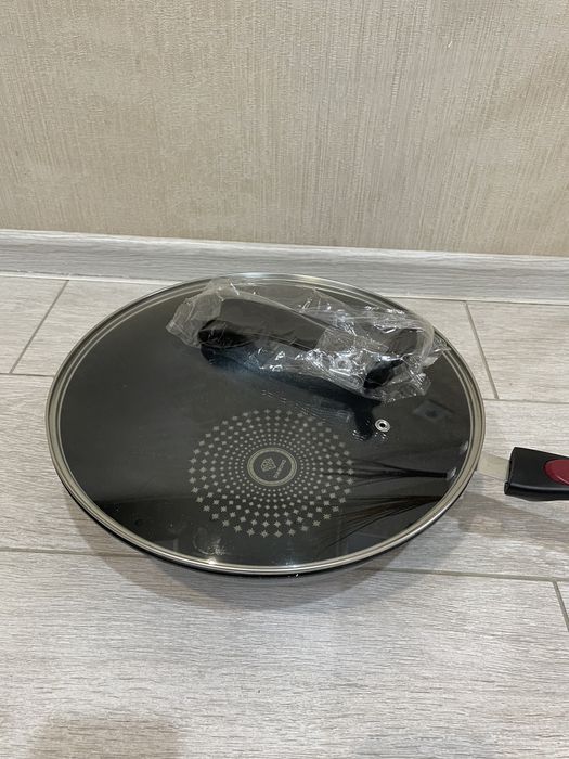 Сковородка черная