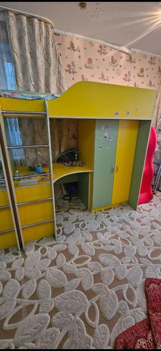Мебель ,кровать двух этажа