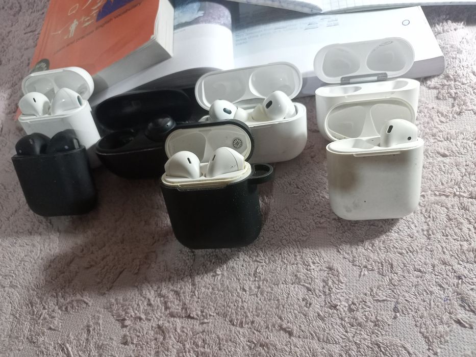 AIR PODS lar sotiladi. Oq qora ranglarda