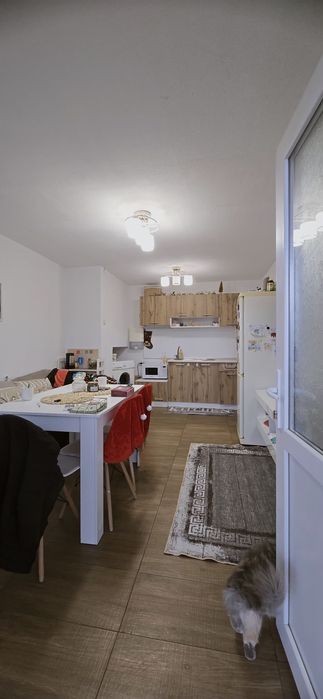 Къща с голям двор в село Поликраище