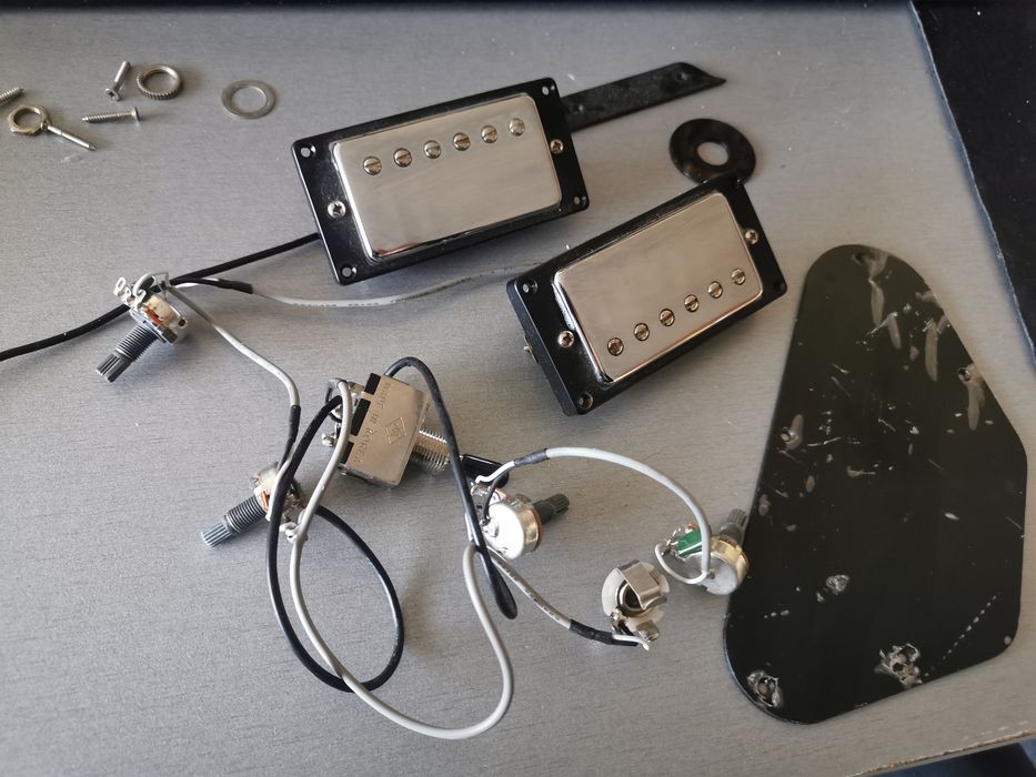 Части за китара ключове адаптери Ibanez pickguard