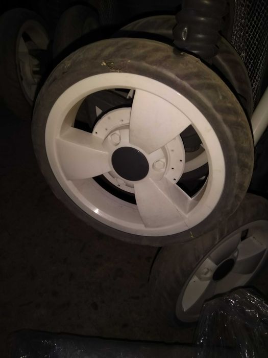 Детска количка...