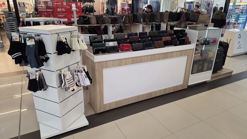 Vand mobilier insula stand 8mp