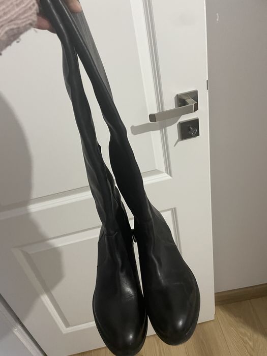 Cizme negre din piele