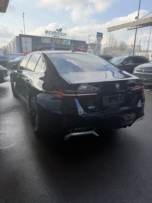 BMW i5 35L M-Sport 2025 yil