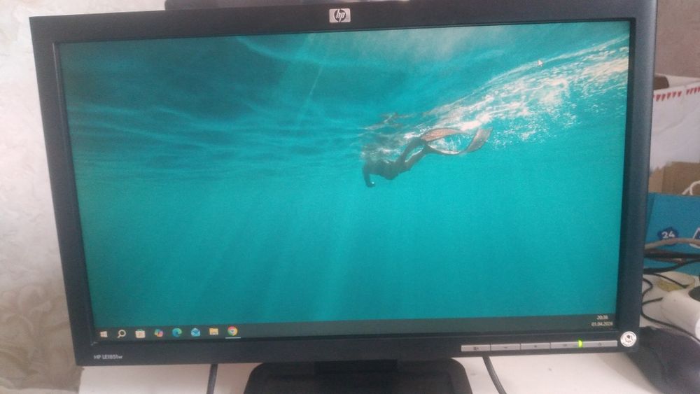 монитор 2 штуки HP 18.5 LE1851w.   Samsung 18.5" S19A10N.