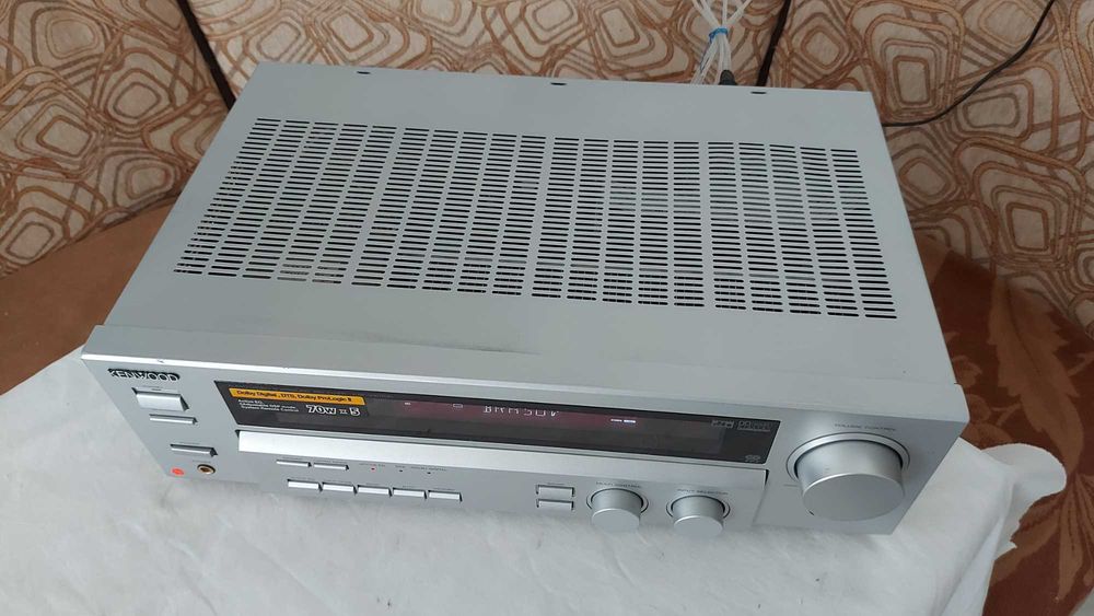 Amplificator cu radio Kenwood KRF V4070