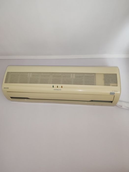 Климатик Hitachi