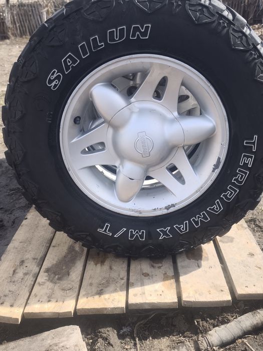 Продаю комплект шин с дисками