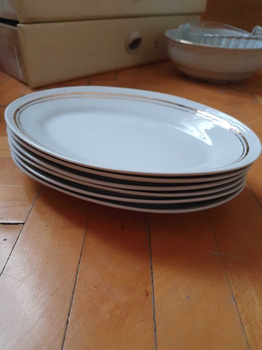 Керамични чинии комплекти