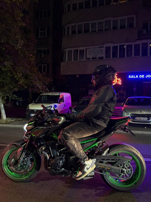 Kawasaki Z900 2024 garanție 2027