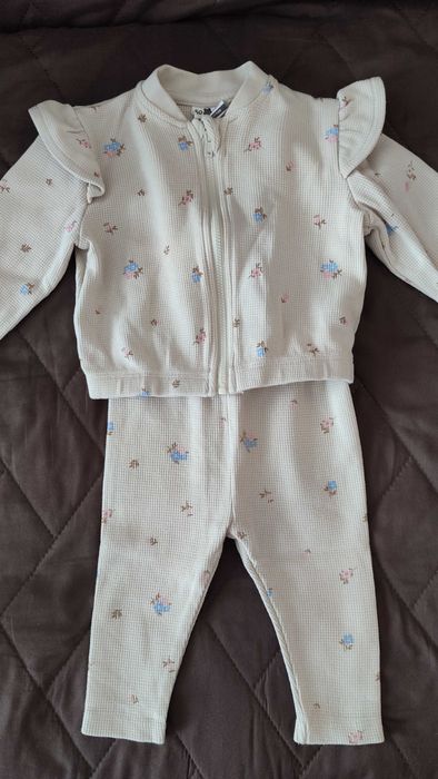 Детски дрешки от моята дъщеря.