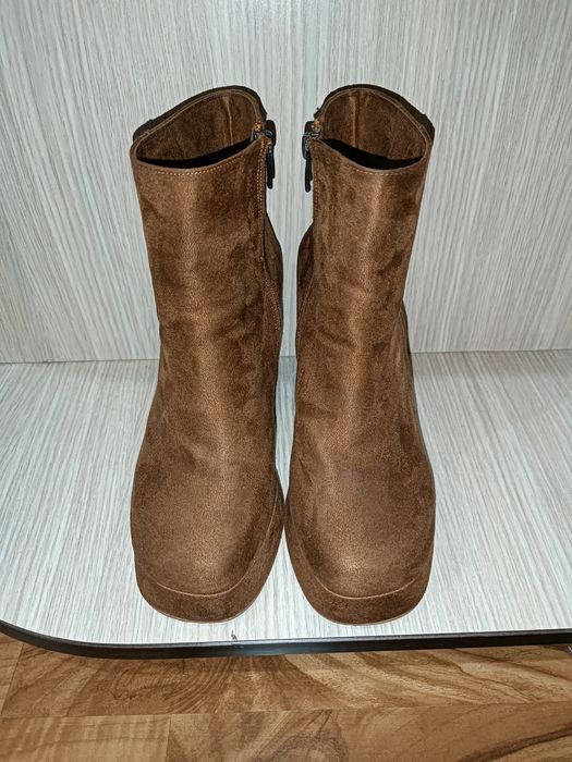 Продам Замшевые сапоги