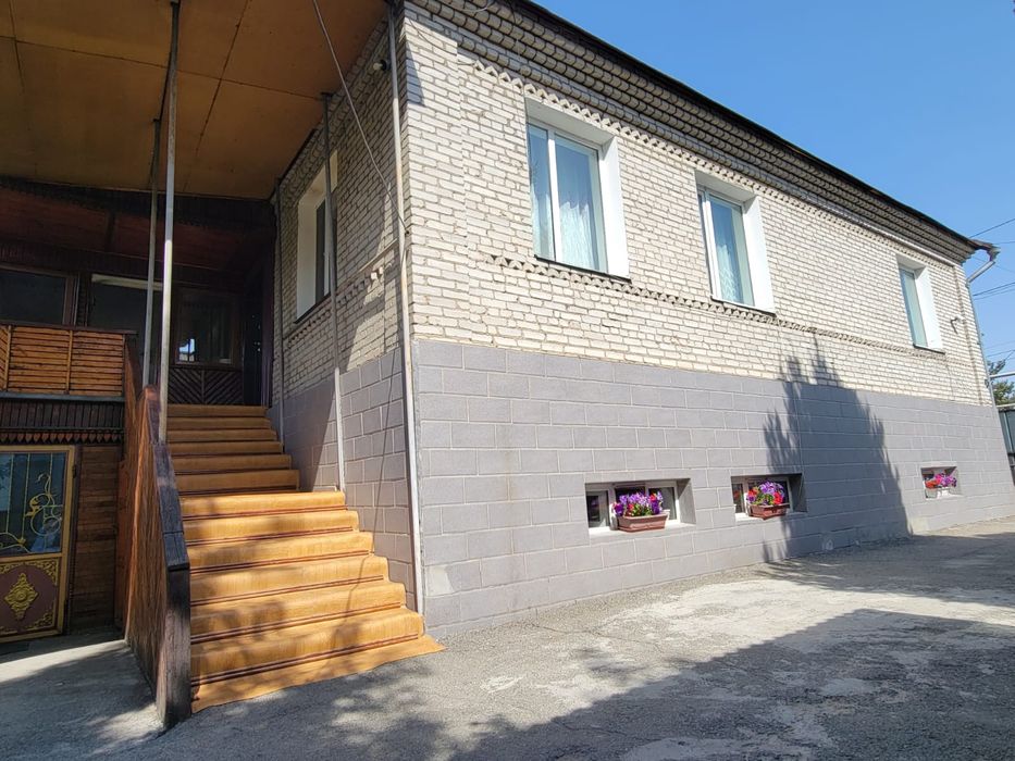 Продам хороший, кирпичный дом!