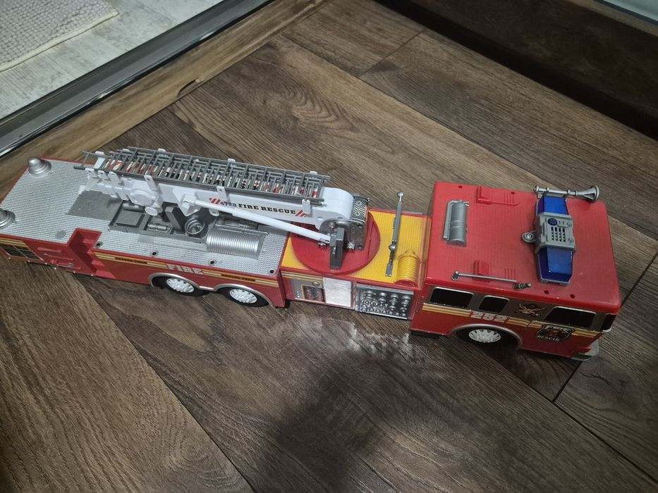 Jucarie Vehicul Pompieri, Masina cu Scara, Sunet si Lumini,