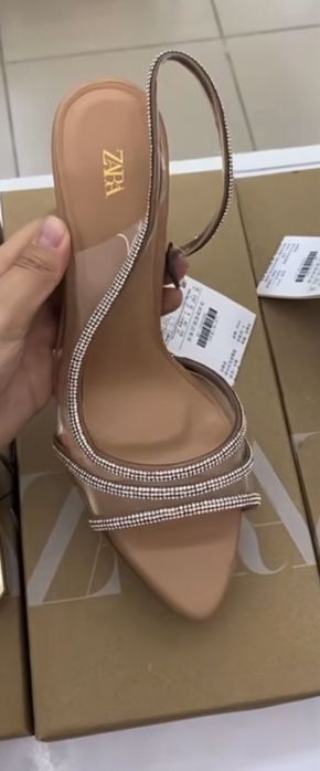 Новые босоножки от ZARA