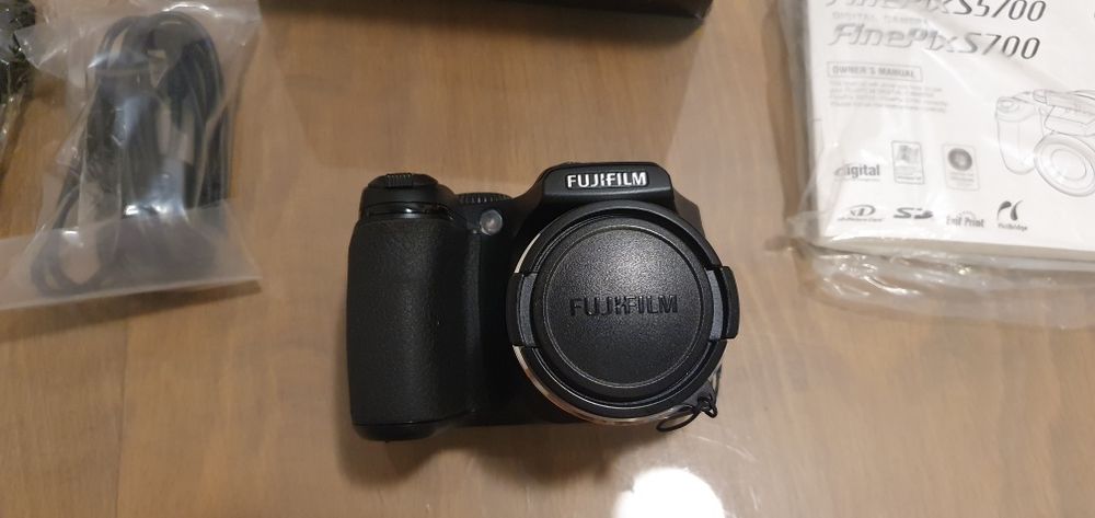 Aparat foto Fuji Film S5700