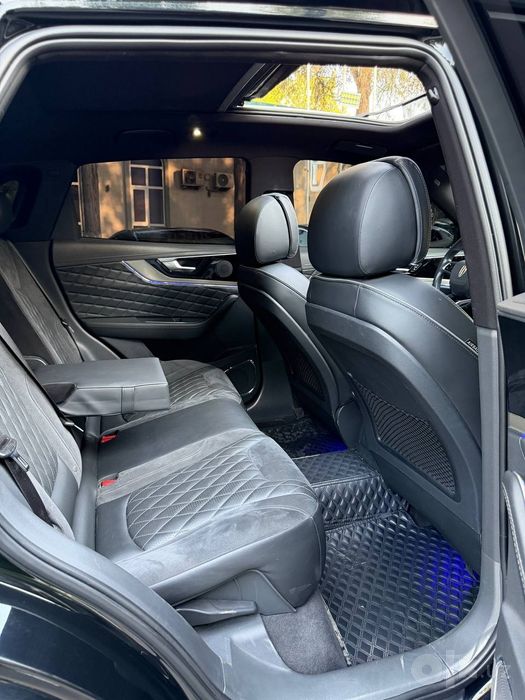Honqi HS5 4x4 AWD