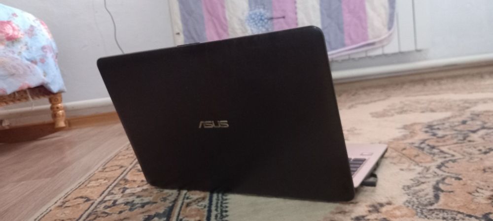 ASUS в рабочем состоянии