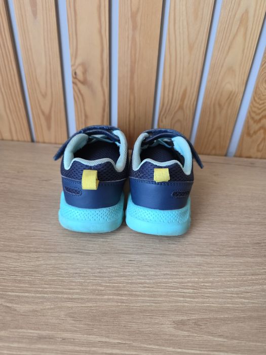 Pantofi sport Primigi, stare bună, mărimea 27