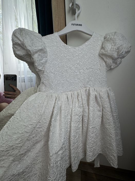 Продам белое бальное платье