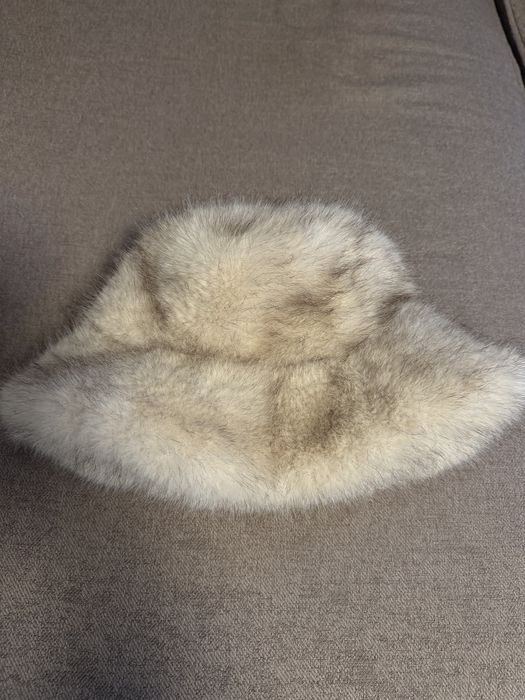 Дамска шапка Zara