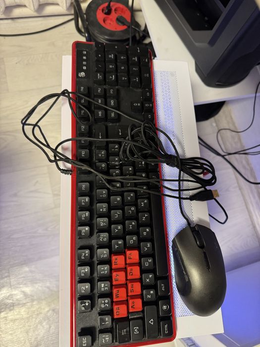 Игровая клавиатура + мышь в отличном состоянии