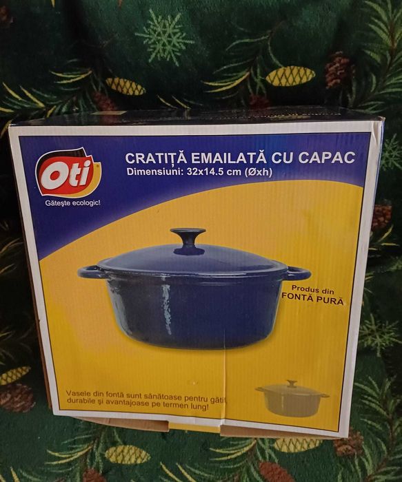 Cratiță din fontă emailată cu capac