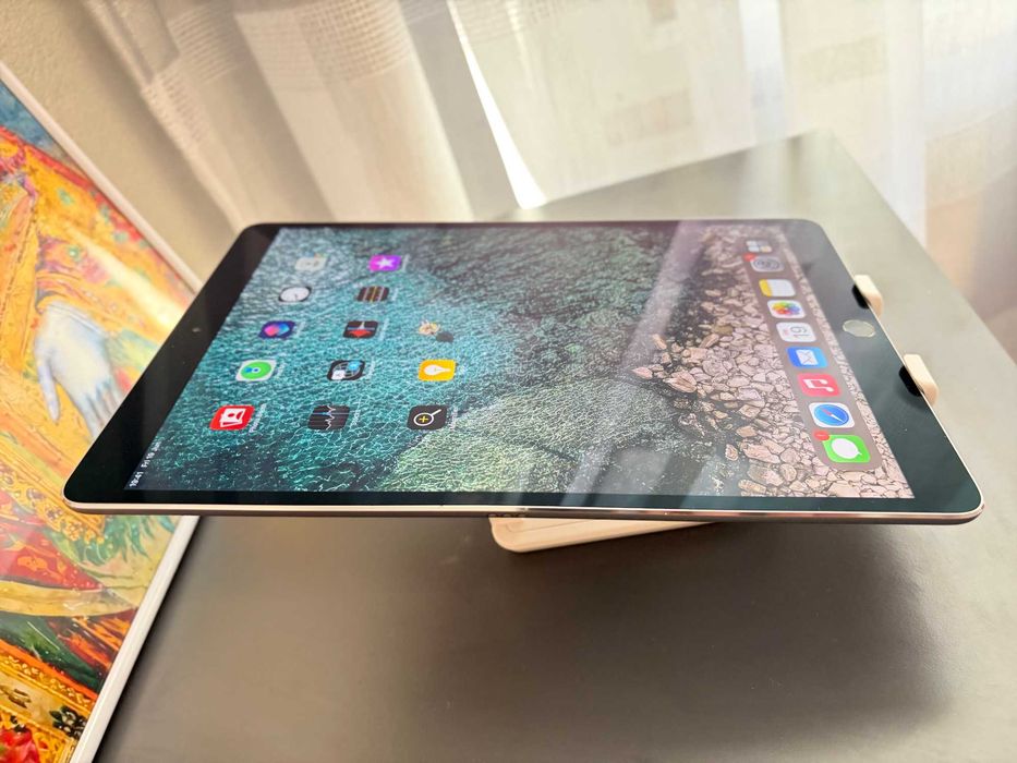 Apple iPad Pro 1gen A1701 10.5' 256GB WiFi / Space Gray [4GB RAM]