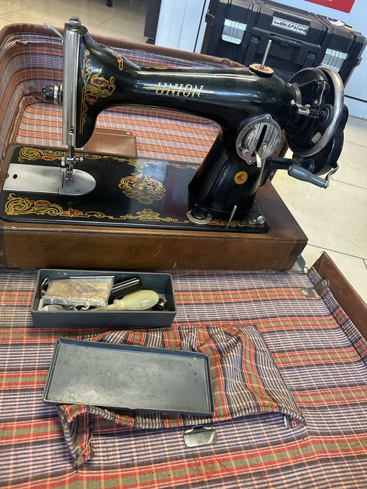 Стара Руска Шевна Машина “Union”