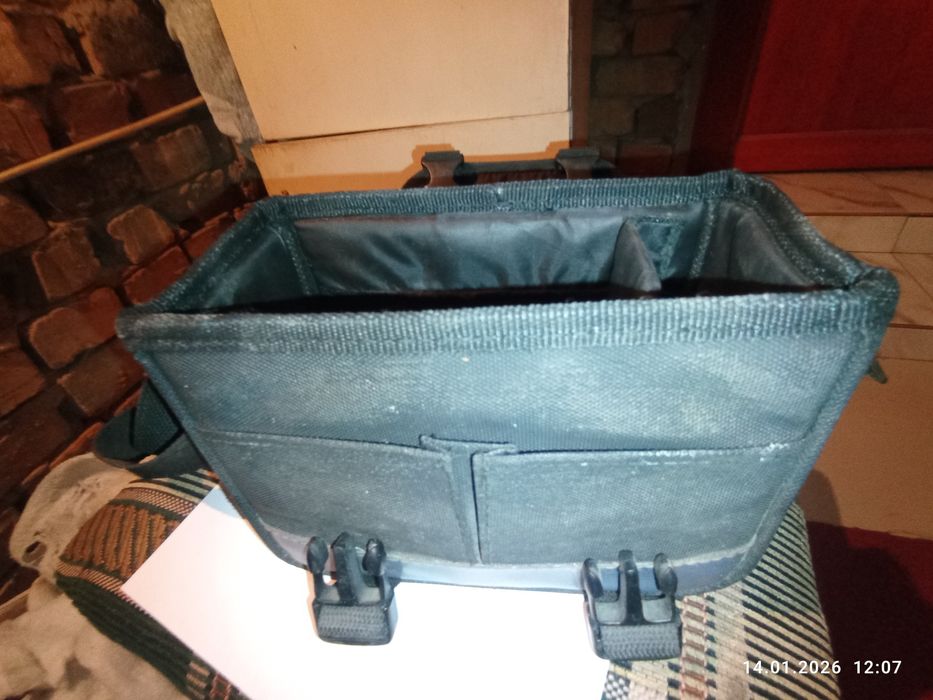 Продам видеокамеру на запчасти