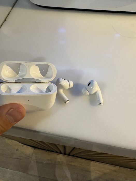 Продаю AirPods Pro 2