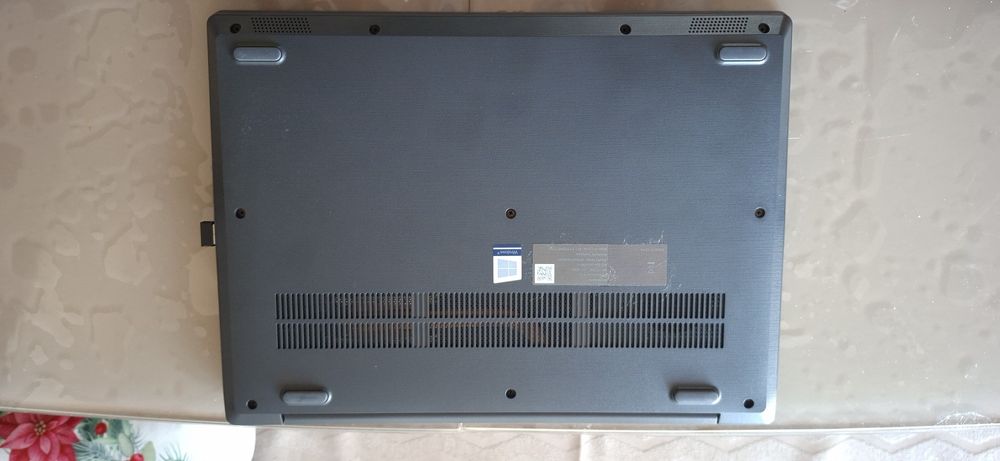 Лаптоп Lenovo V 14 IIL -14 HD, intel i3-1005  G1,8GB, 256 SSD