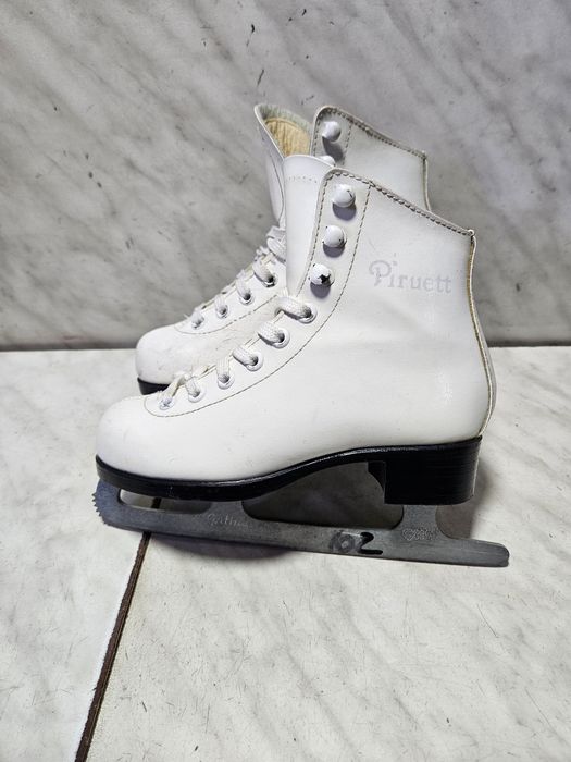 Patine gheata 102 patinaj artistic   marime 30  ( 20 cm)