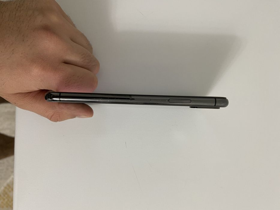 Продам айфон XR буу