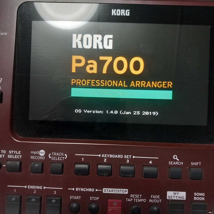 Orga korg pa 700