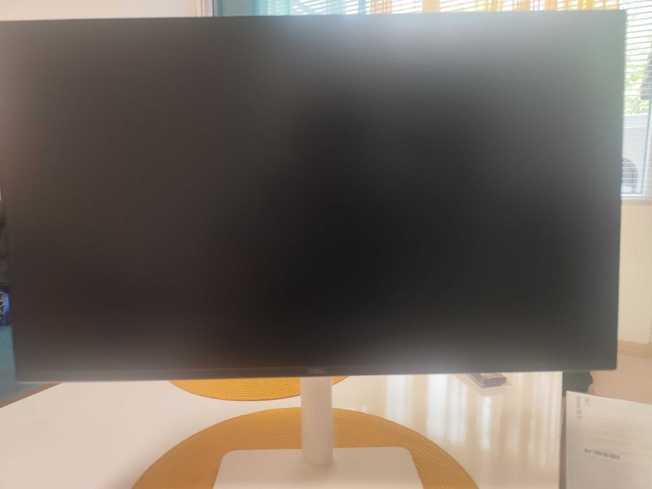 Монитор DELL 24 за компютър