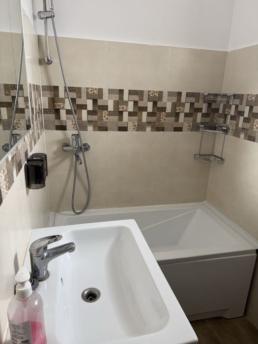 Proprietar inchiriez apartament in Popesti Leordeni