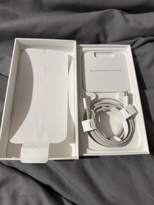 Айфон Iphone 15 розовый 256 гб