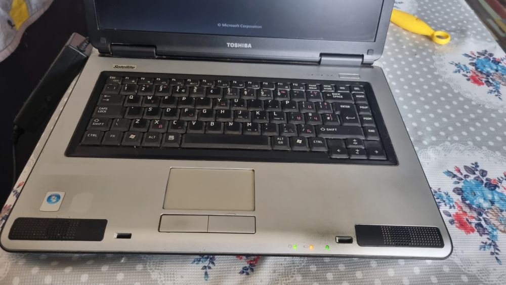 Лаптоп тошиба :)