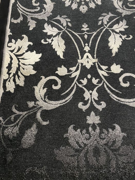 ковер шелковый черно-серый