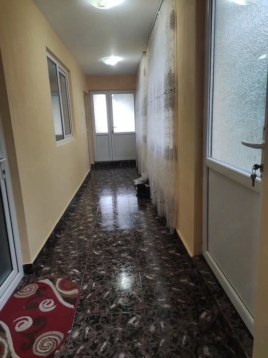 Casă de vânzare în Brăila – 5 camere, curte generoasă
