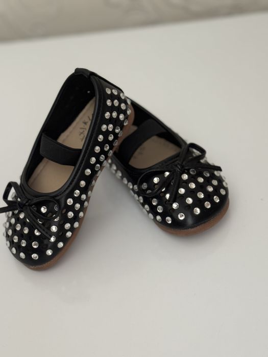 Девичьи туфли, ни разу не ношенные, размер 23.