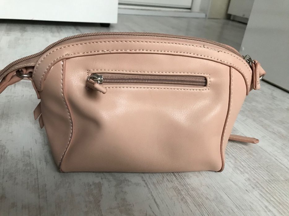 Малка дамска чанта