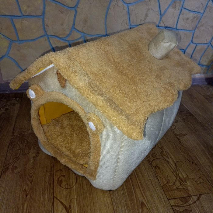 Домик для кошек и собак