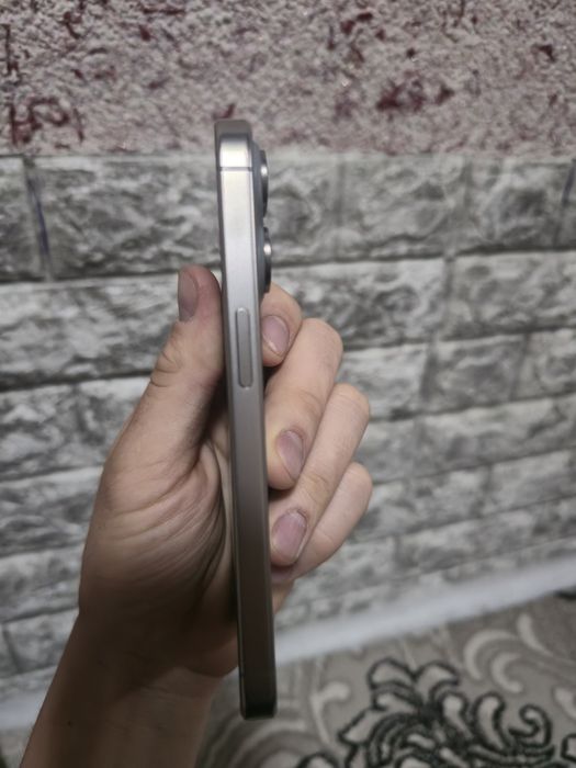 Iphone 15 pro natural