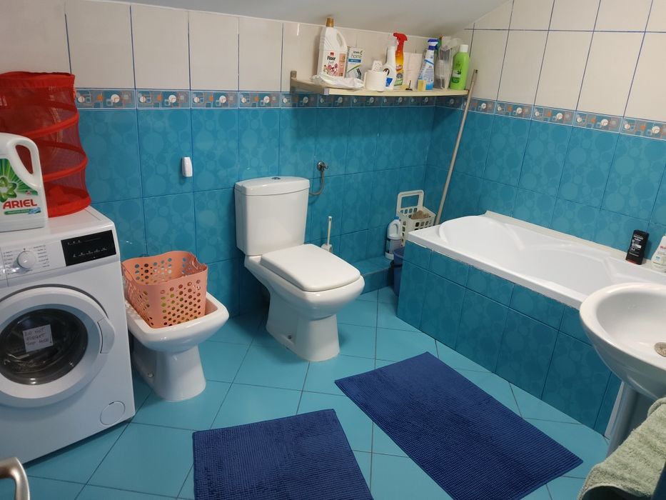 Apartament la mansarda  cu 3 camere complet utilat și mobilat